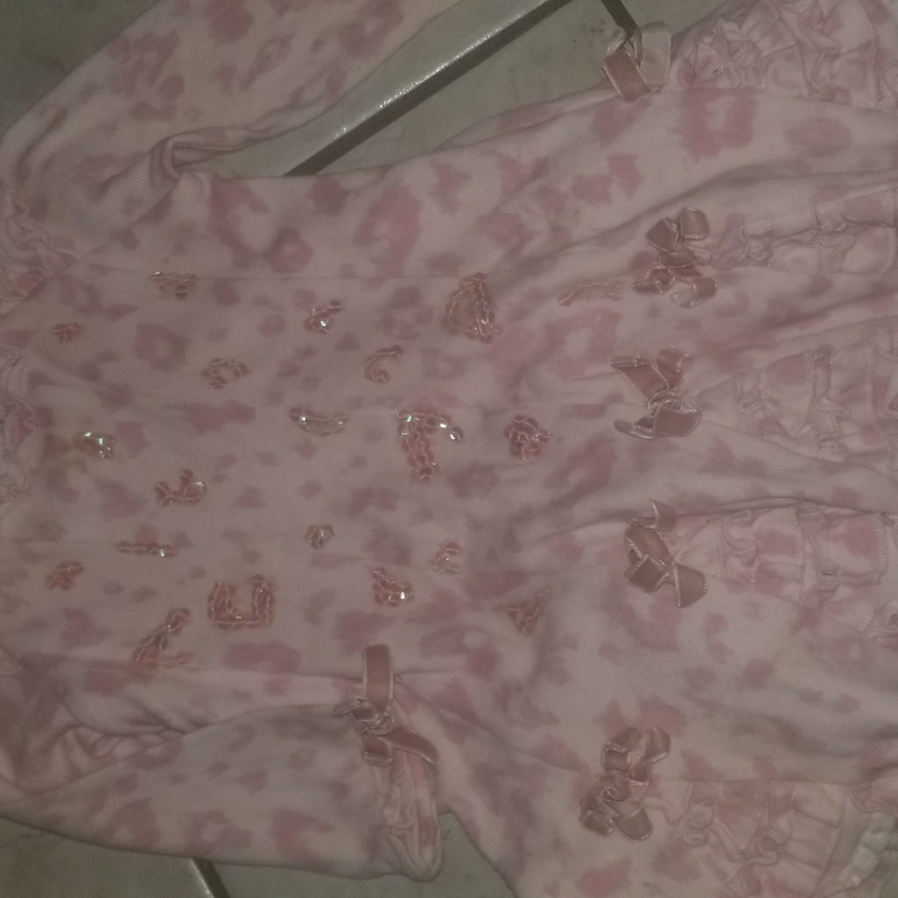 Pink pattern princess dress with sequins and bows